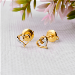14k Yellow Gold Earring With Diamond
