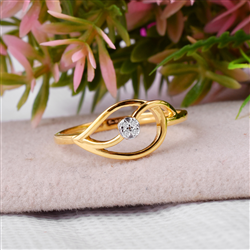 14k Yellow Gold Ring With Diamond