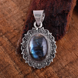 Oval Labradorite Pendant